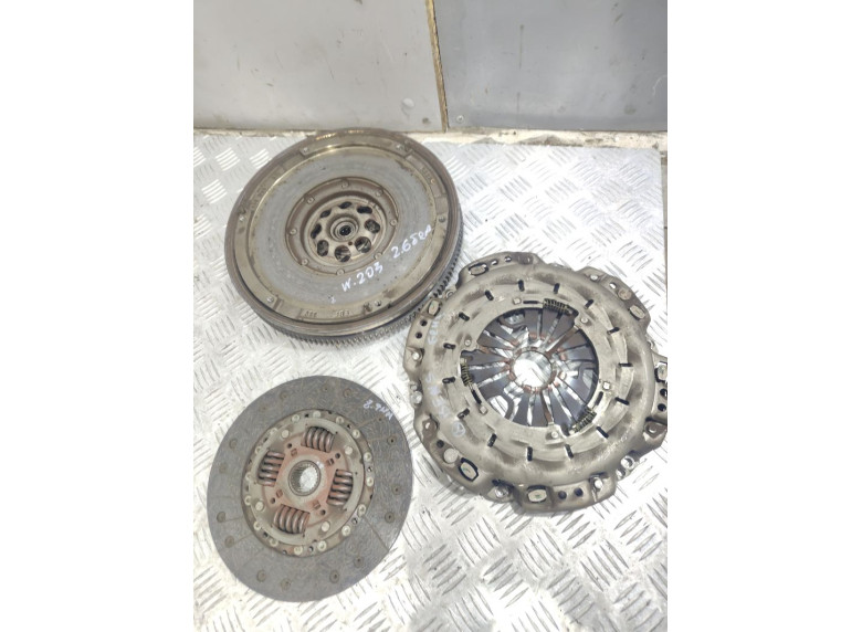 Комплект сцепления к Mercedes C W203, 2002г.