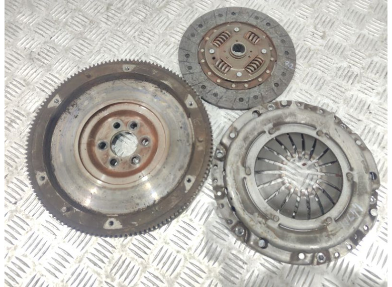 Комплект сцепления к Volkswagen Polo, 2003г.