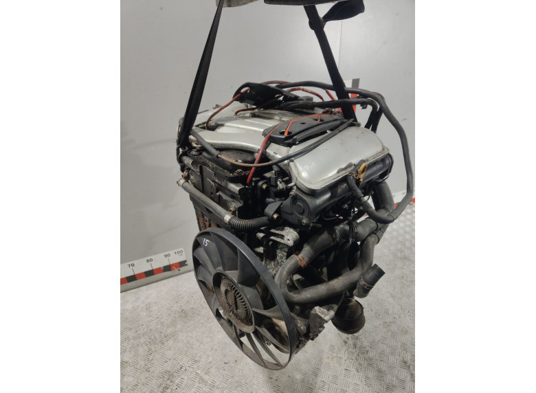 Коллектор впускной к Volkswagen Passat, 2000г.