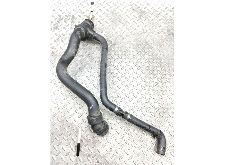 Патрубок радиатора к Volkswagen Passat, 2002г.