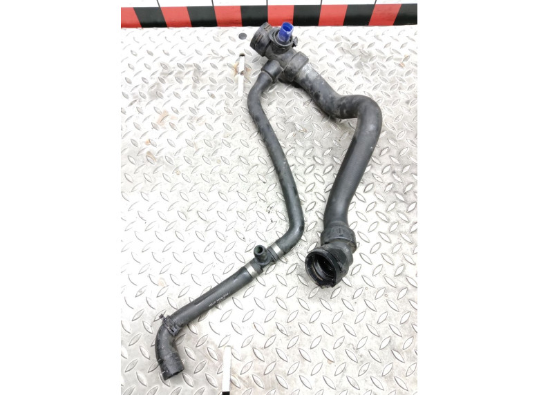 Патрубок радиатора к Volkswagen Passat, 2002г.