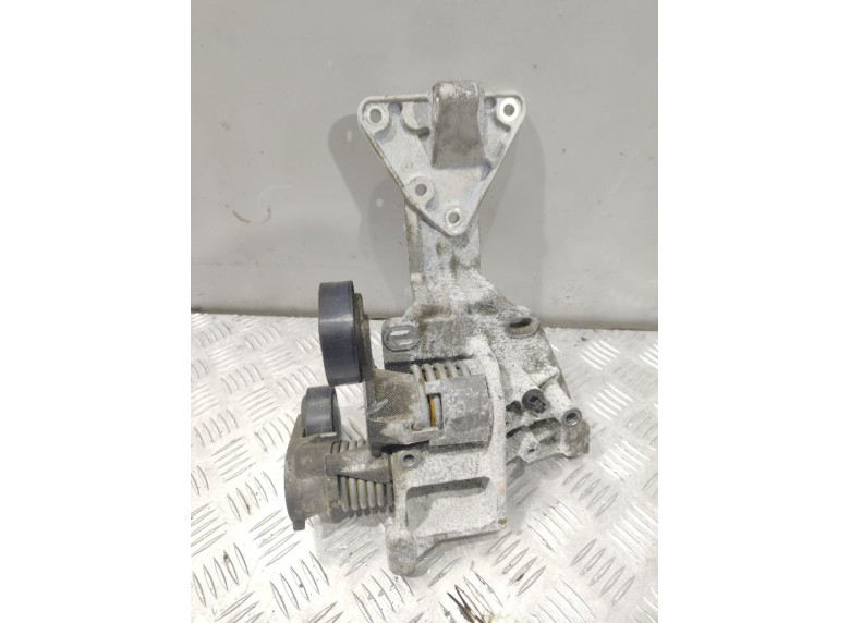 Кронштейн генератора к Volvo V40, 2013г.