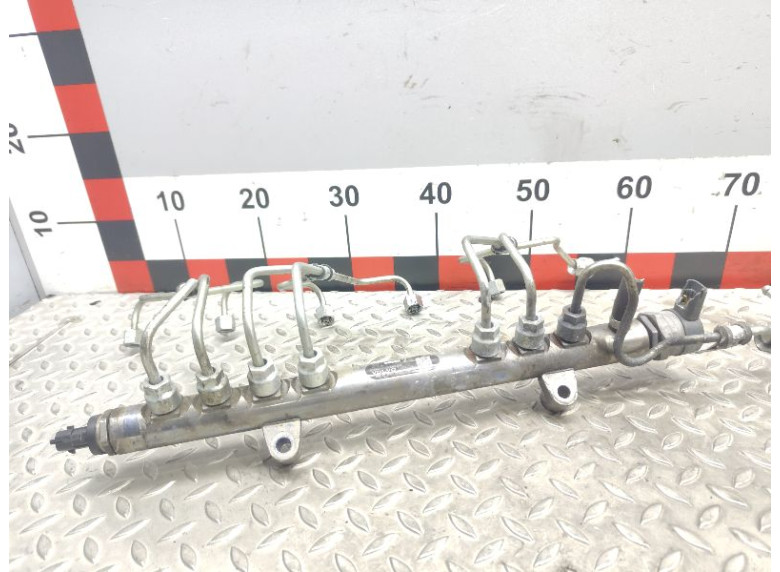 Топливная рампа к Volvo V40