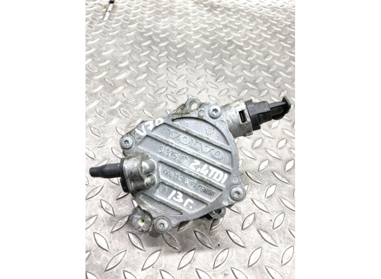 Насос вакуумный к Volvo V40, 2013г.