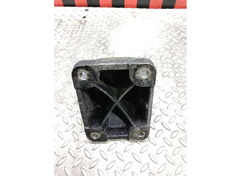 Кронштейн двигателя к Land-Rover Discovery