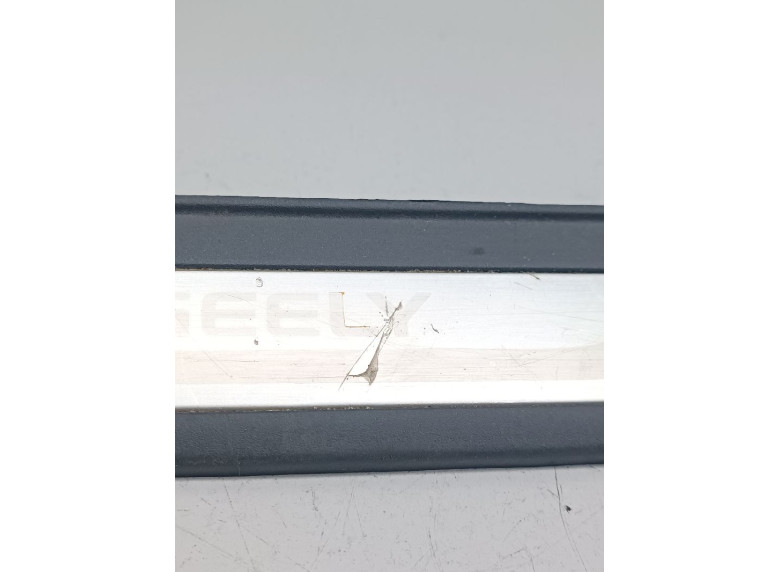 Накладка на порог к Geely Atlas, 2018г.