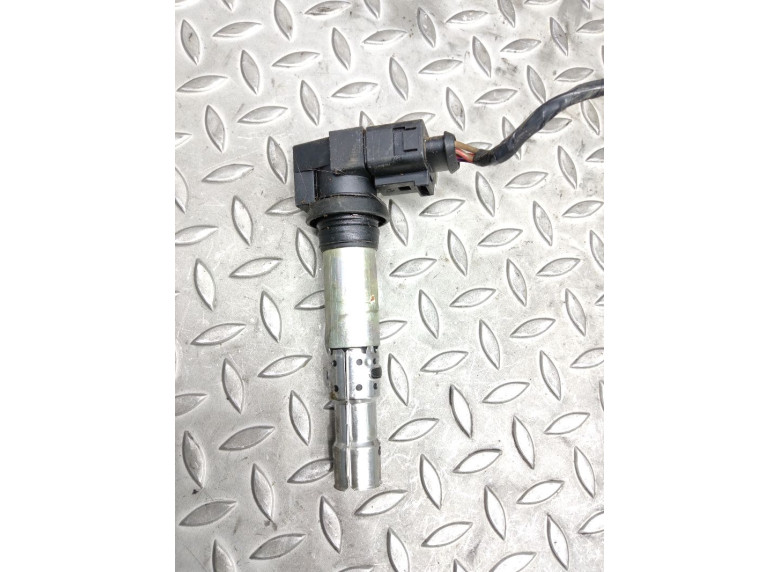 Катушка зажигания к Volkswagen Golf, 2002г.