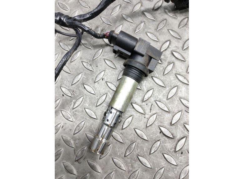 Катушка зажигания к Volkswagen Golf, 2002г.