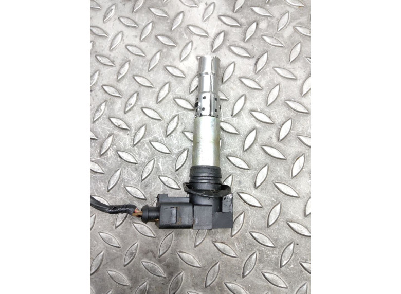 Катушка зажигания к Volkswagen Golf, 2002г.