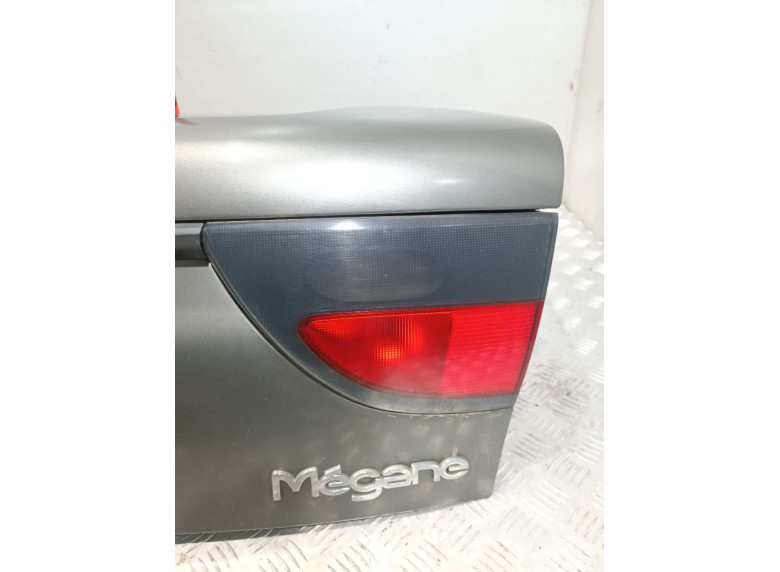 Фонарь крышки багажника правый к Renault Megane, 1998г.