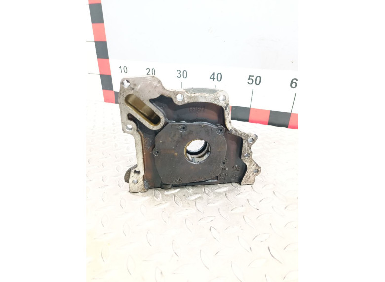 Насос масляный к Volkswagen Golf, 1999г.