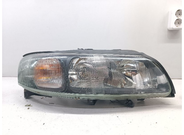 Фара правая к Volvo V70