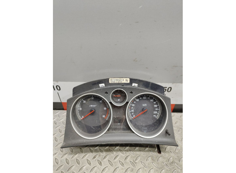 Щиток приборов (приборная панель) к Opel Astra, 2006г.