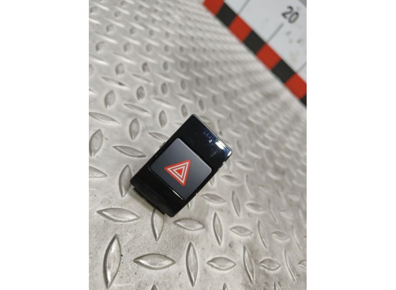 Кнопка аварийной сигнализации к Audi A6 undefined г.