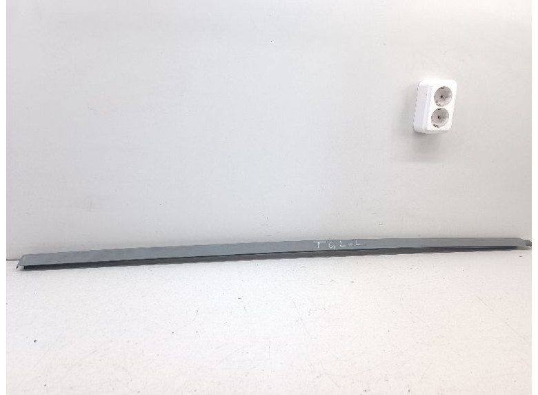 Молдинг стекла лобового к MAN TGL, 2006г.