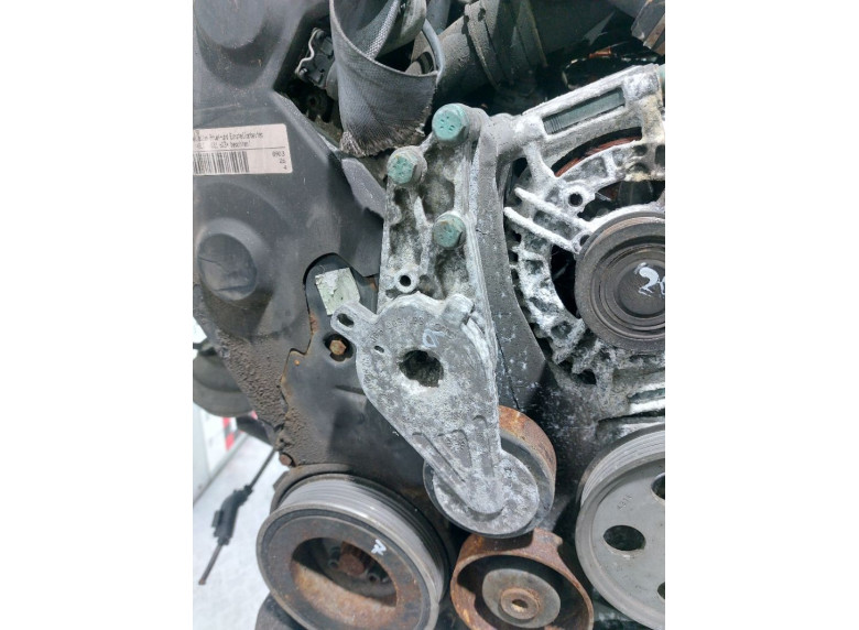 Натяжитель ремня генератора к Audi A4, 2003г.