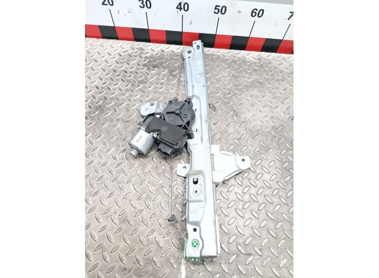 Стеклоподъемник электрический передний правый к Peugeot 308