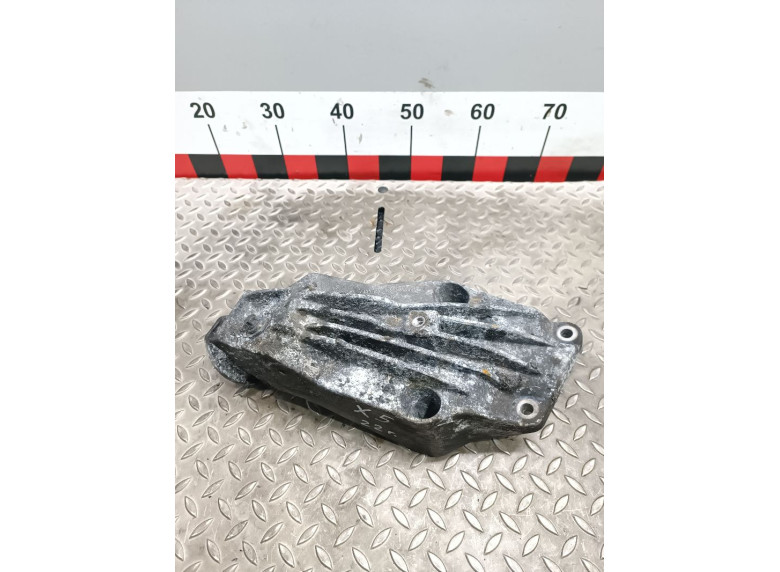 Кронштейн двигателя к BMW X5 G05, 2022г.
