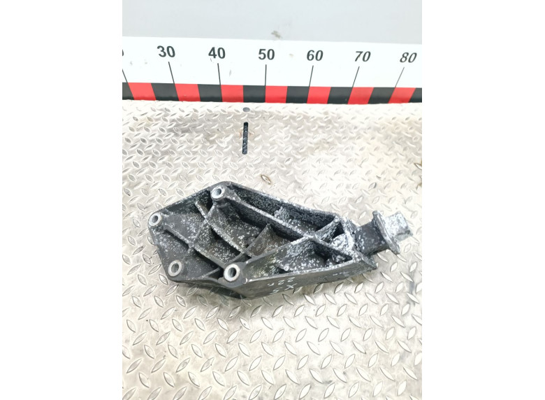 Кронштейн двигателя к BMW X5 G05, 2022г.