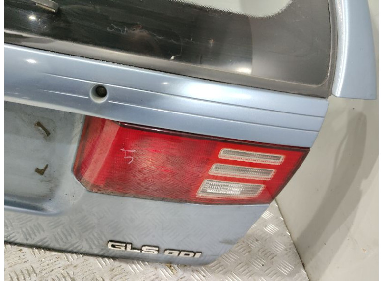 Фонарь крышки багажника правый к Mitsubishi Galant, 2002г.