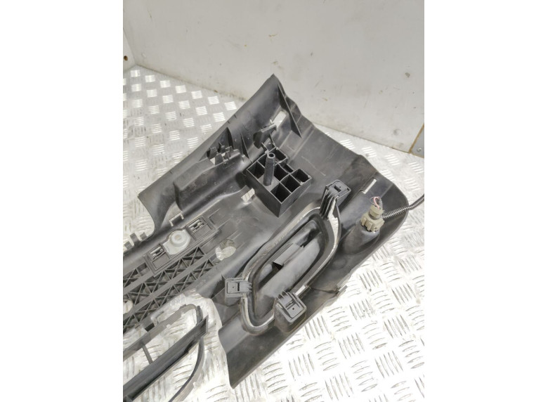 Усилитель бампера переднего к Volvo V70, 2004г.