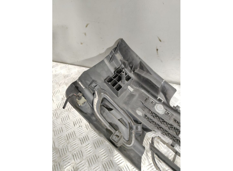 Усилитель бампера переднего к Volvo V70, 2004г.