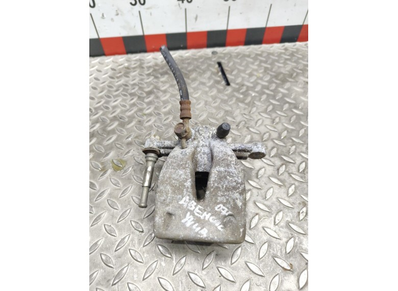 Суппорт задний правый к Toyota Avensis