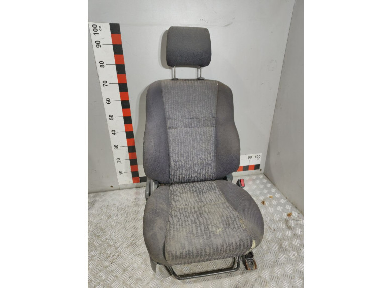 Сиденье переднее правое к Toyota Corolla, 2004г.