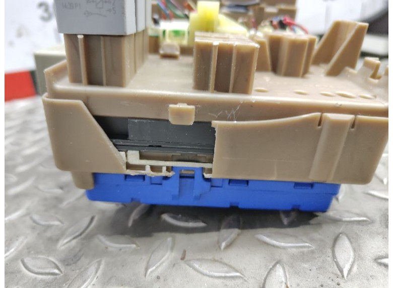 Блок предохранителей к Блок предохранителей к Toyota Corolla undefined г. Corolla