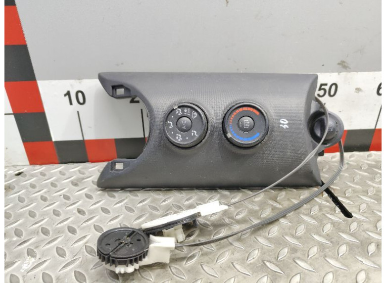 Блок управления печки/климат-контроля к Toyota iQ, 2008г.