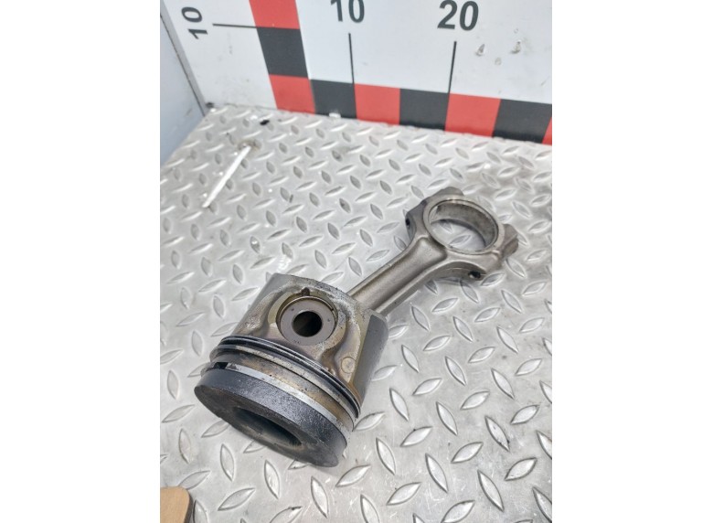 Шатун к Peugeot 607