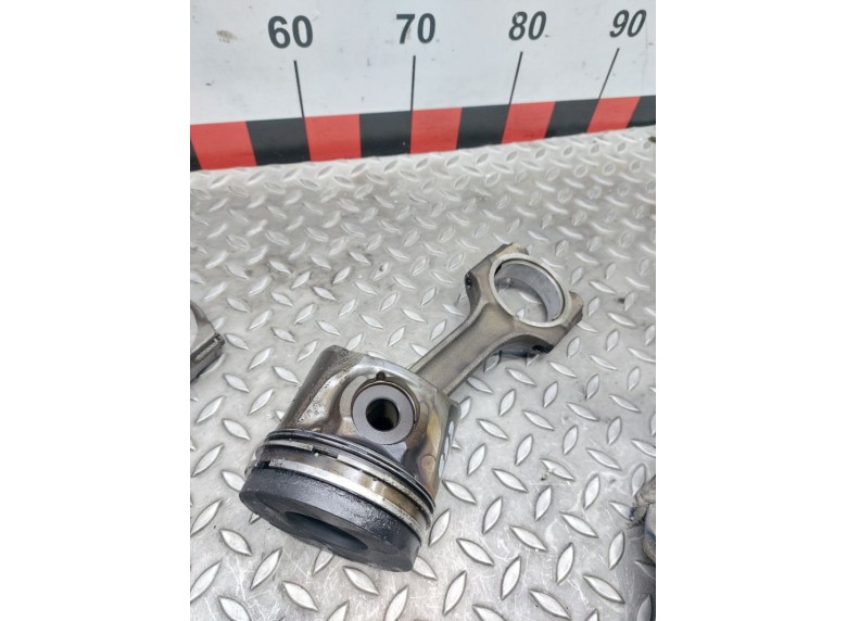 Шатун к Peugeot 607