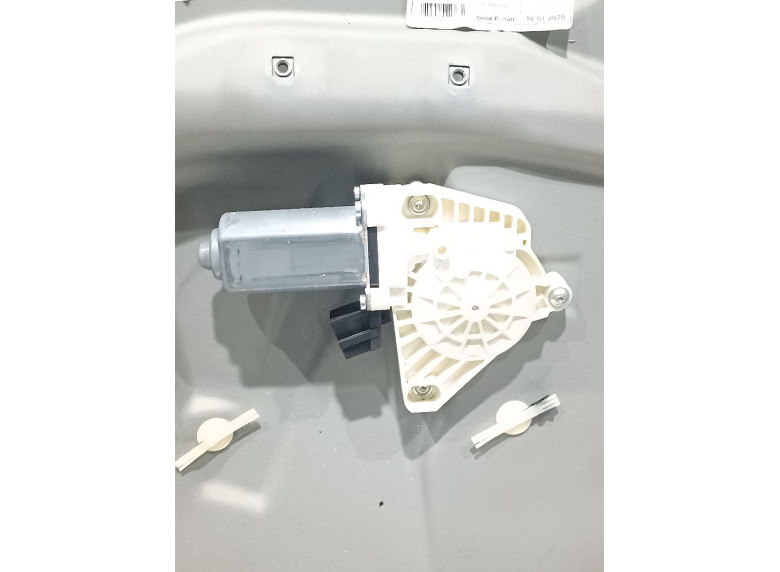 Стеклоподъемник электрический передний левый к Mercedes B W245, 2003г.