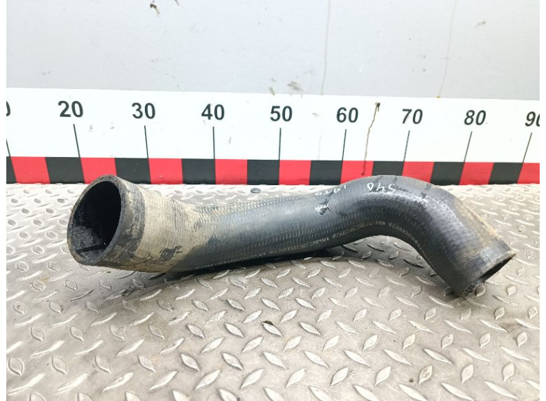 Патрубок интеркулера к Volvo V40, 1998г.