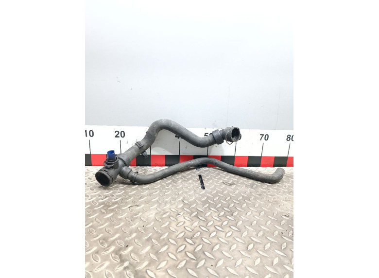 Патрубок радиатора к Volkswagen Passat, 2003г.