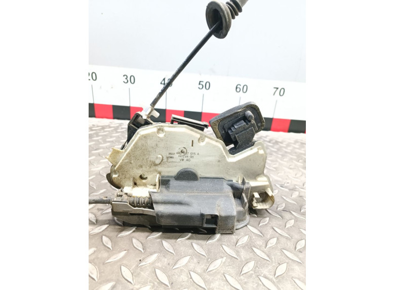 Замок двери передней левой к Volkswagen Polo, 2014г.