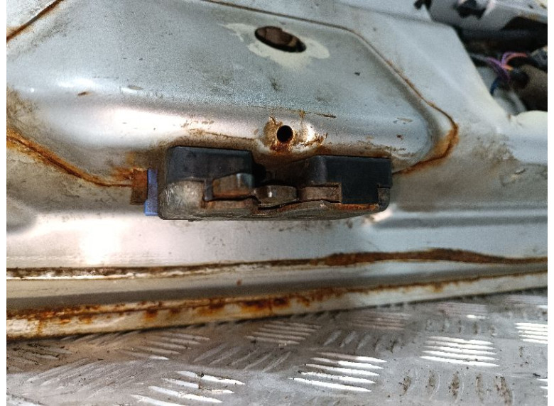 Замок багажника к Ford Scorpio, 1998г.