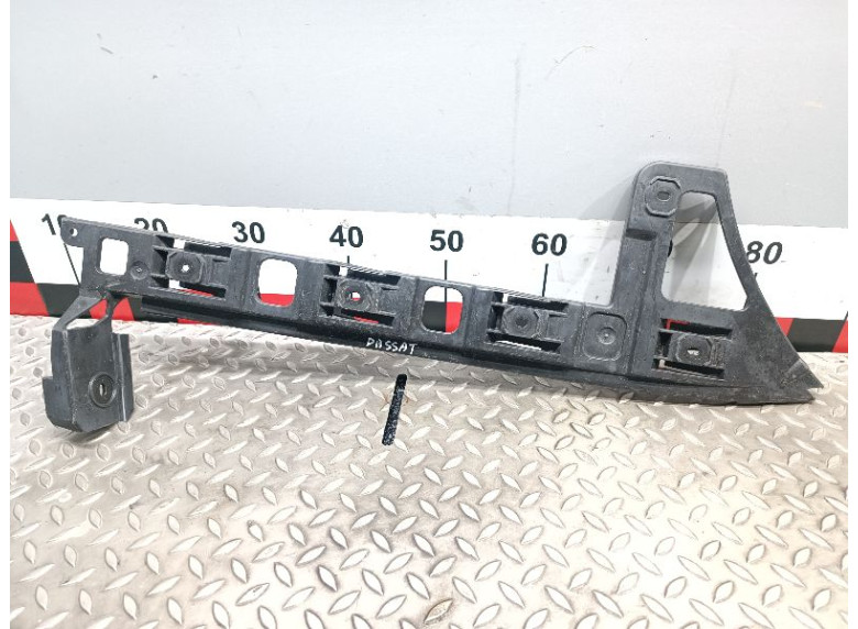 Кронштейн крепления бампера заднего к Volkswagen Passat, 2006г.