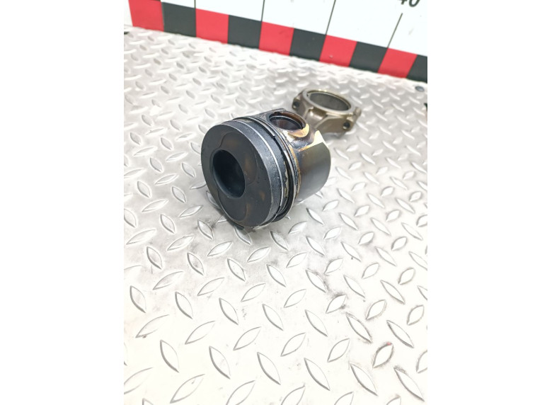 Поршень к Volkswagen Passat, 2007г.