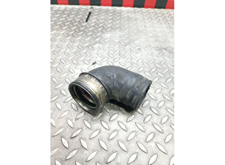 Патрубок впускного коллектора к Audi A4, 2005г.