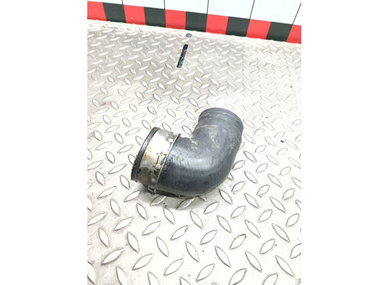 Патрубок впускного коллектора к Audi A4, 2005г.