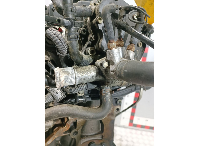 Фланец (тройник) системы охлаждения к Volkswagen Golf, 2003г.