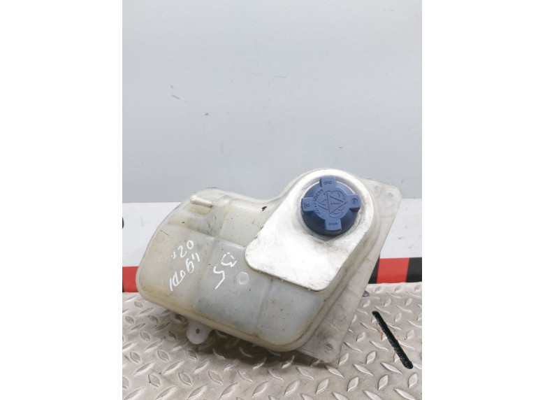 Бачок расширительный к Volkswagen Passat, 1998г.