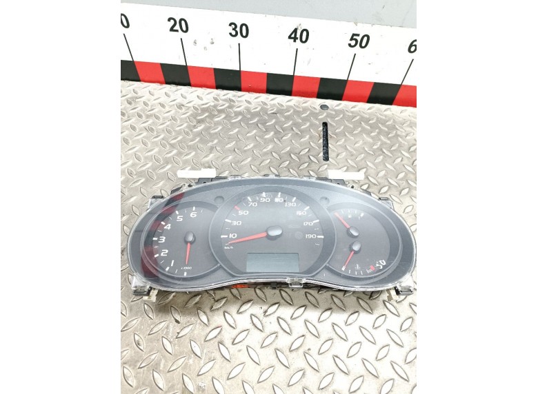 Щиток приборов (приборная панель) к Renault Master