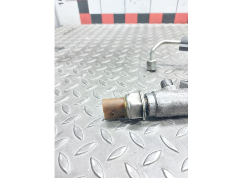 Датчик давления топлива к Volkswagen Passat, 2009г.