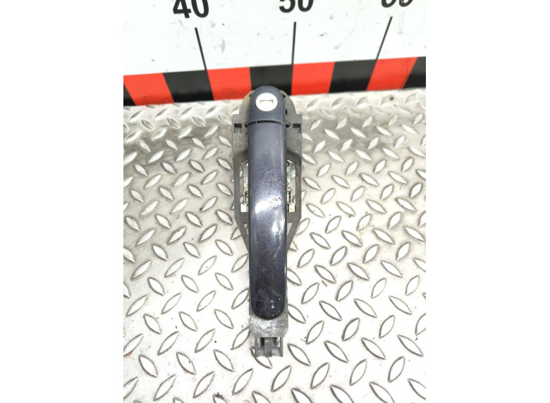 Ручка наружная передняя левая к Volkswagen Passat, 2000г.