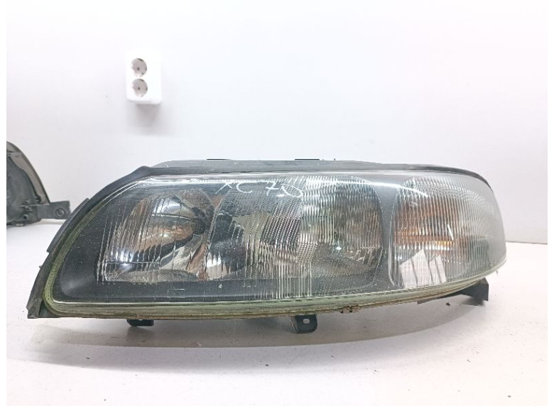 Фара левая к Volvo XC70, 2003г.