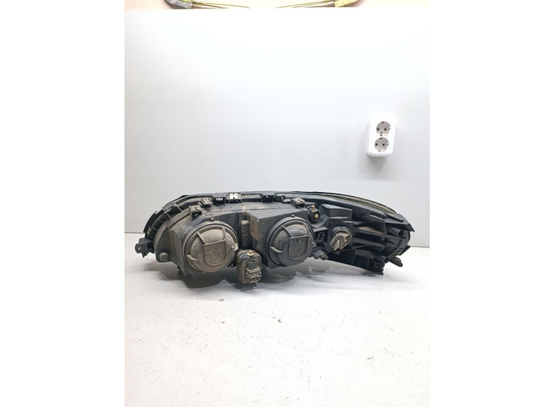 Фара правая к Volvo XC70, 2003г.