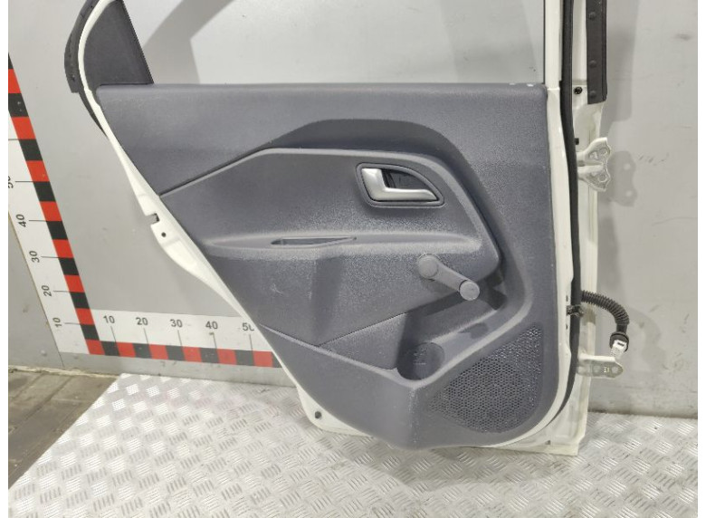 Обшивка двери задней левой (дверная карта) к Kia Rio, 2015г.