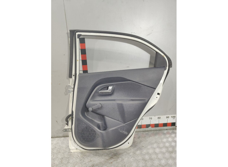 Обшивка двери задней правой (дверная карта) к Kia Rio, 2015г.